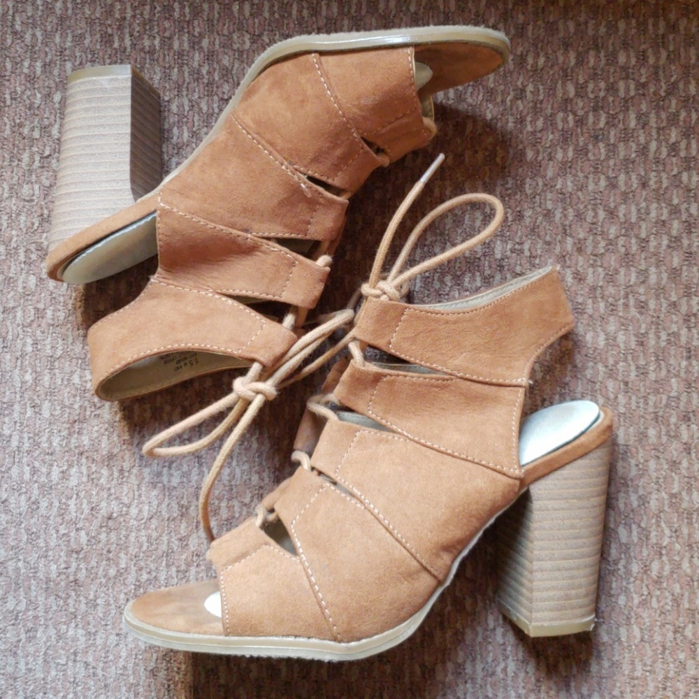 Open-Toe Stacked Heel